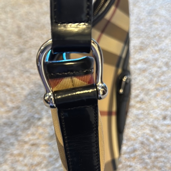 EUC Burberry Nova Shoulder Bag - Picture 4 of 16